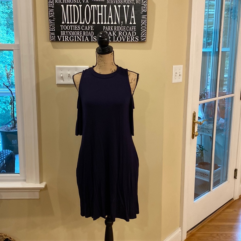 Navy cold shoulder dress with pockets